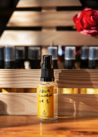 Możliwość zamówienia wykonania perfum po warsztatach perfumiarstwa o zapachach świata w pracowni Smak Sztuki, gotowe perfumy ręcznie robione