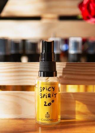 Możliwość zamówienia wykonania perfum po warsztatach perfumiarstwa o zapachach świata w pracowni Smak Sztuki, gotowe perfumy ręcznie robione