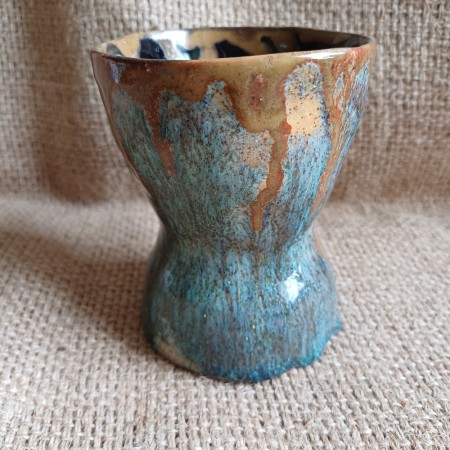 Kubek ceramiczny w poręcznym kształcie kielicha ręczna praca Kraków 180 ml